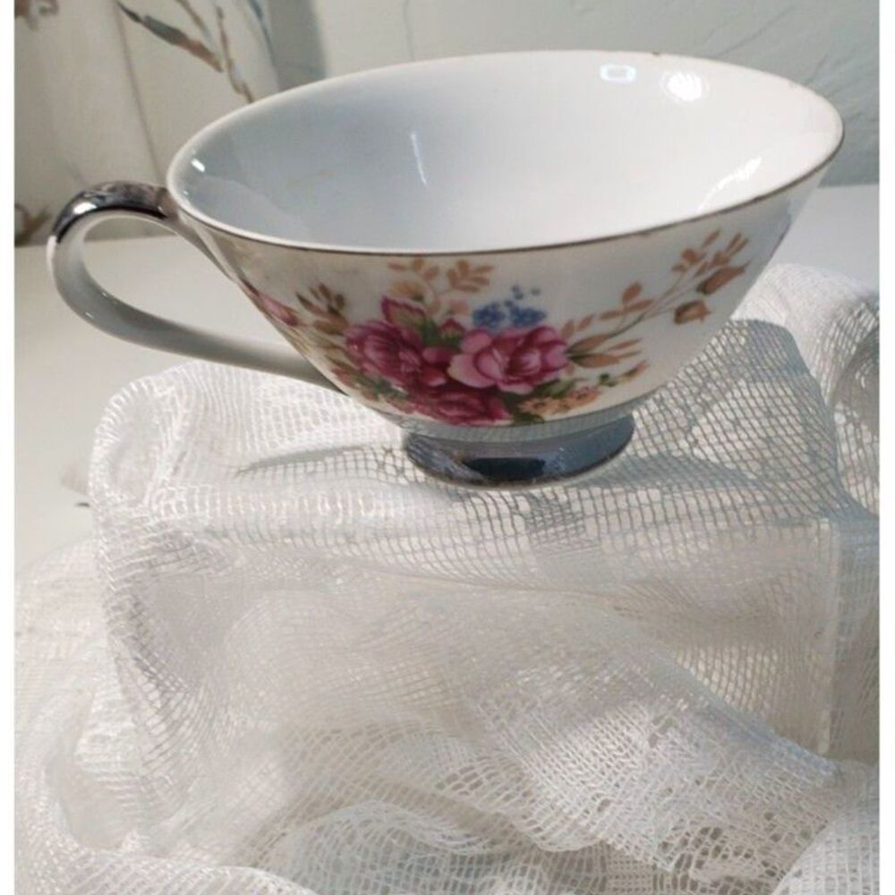 Vintage Porcelain Teacup "Occupied Japan" 1947-1952